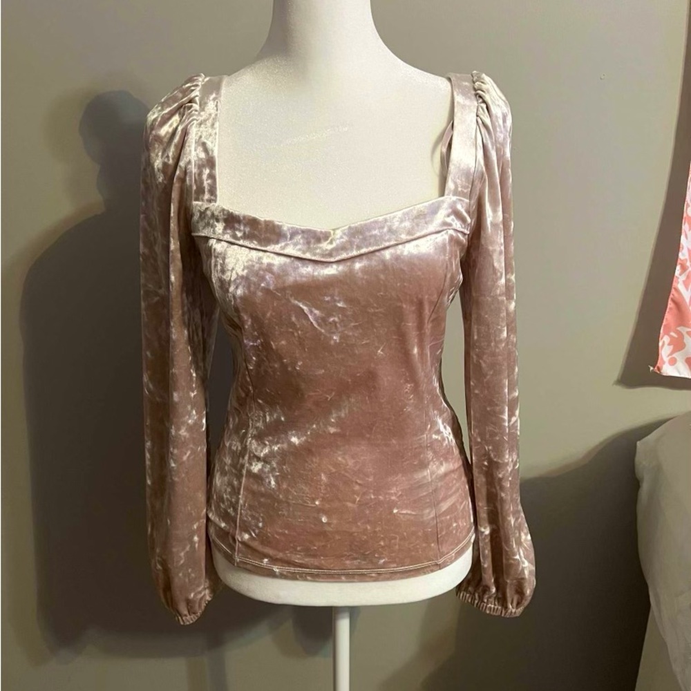 Anthropologie Long Slv Velvety Top Size S